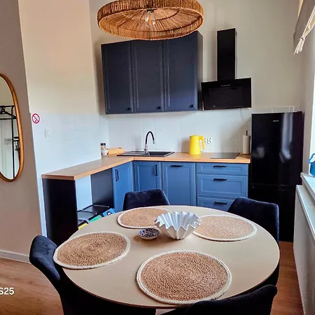 W Starym Koszarowcu Apartment *